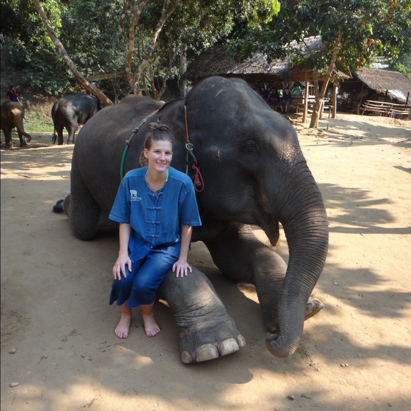 Meet your Posher, Ivy - Picture 4 of 5